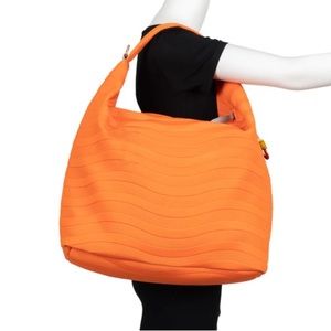 Wave fabric embossed Hobo!